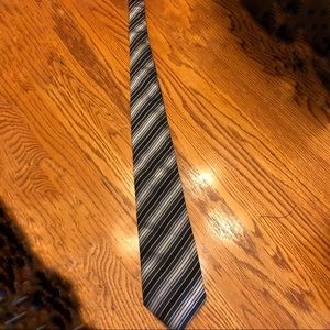 100% silk. Banana Republic striped tie. Blue.